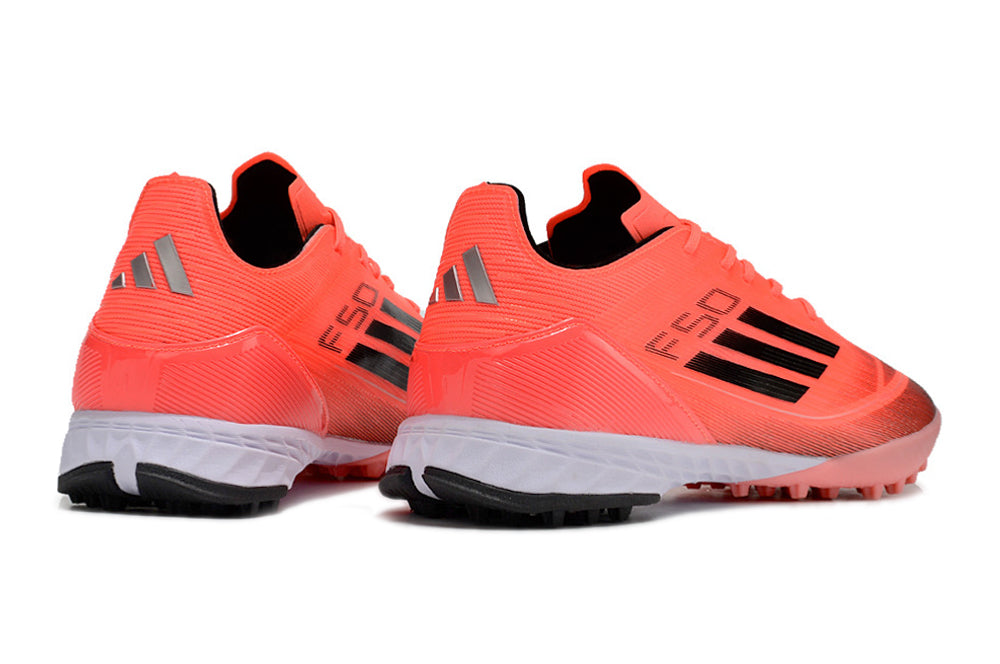 ⚡ Adidas F50 TF – Velocidad letal en césped sintético