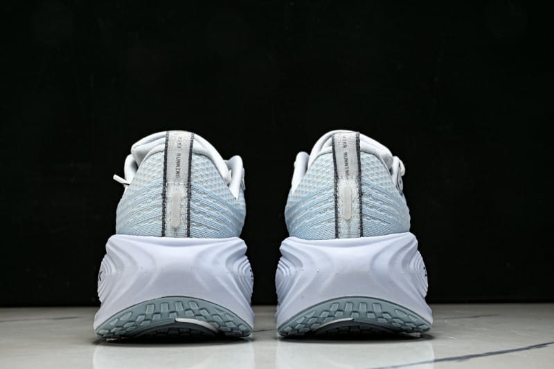 👟 Nike Vomero Plus