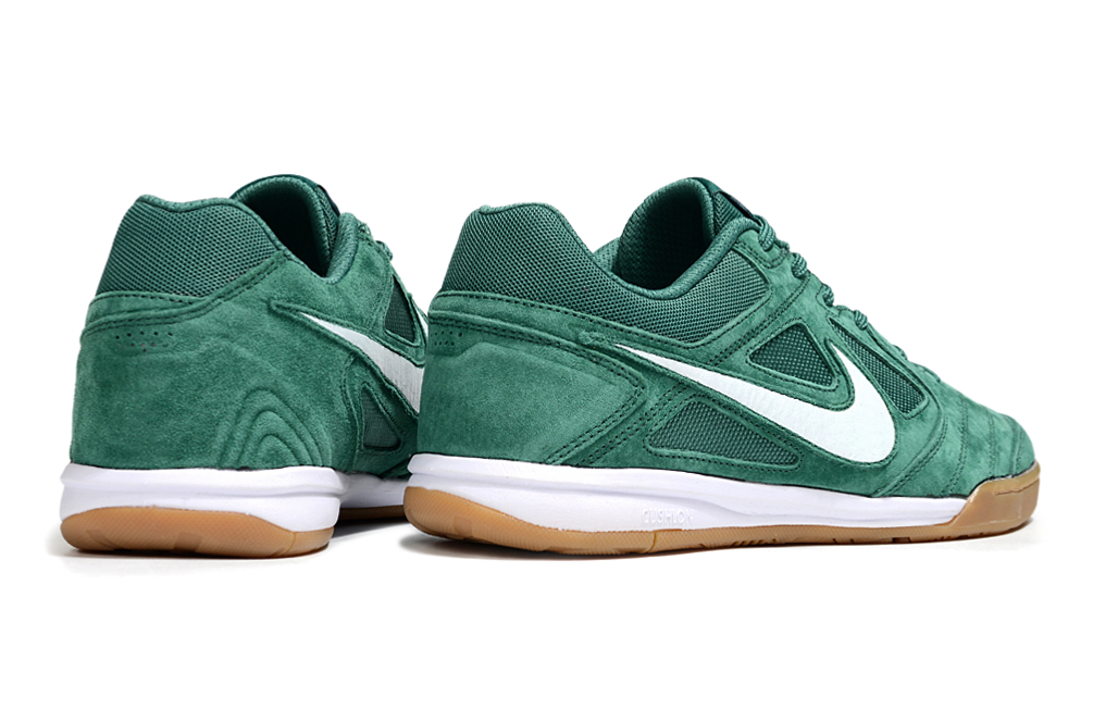 👟 Supreme x Nike SB Gato