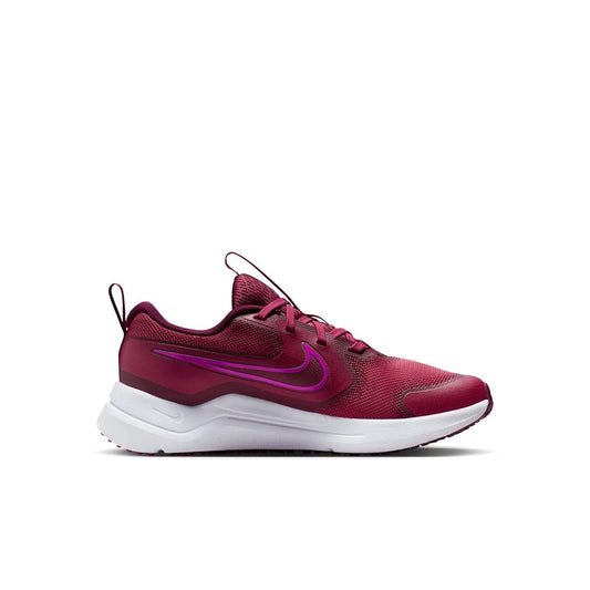 👟 Nike Cosmic Runner