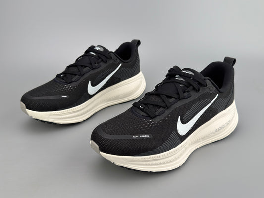 👟 Nike Zoom Vomero 18