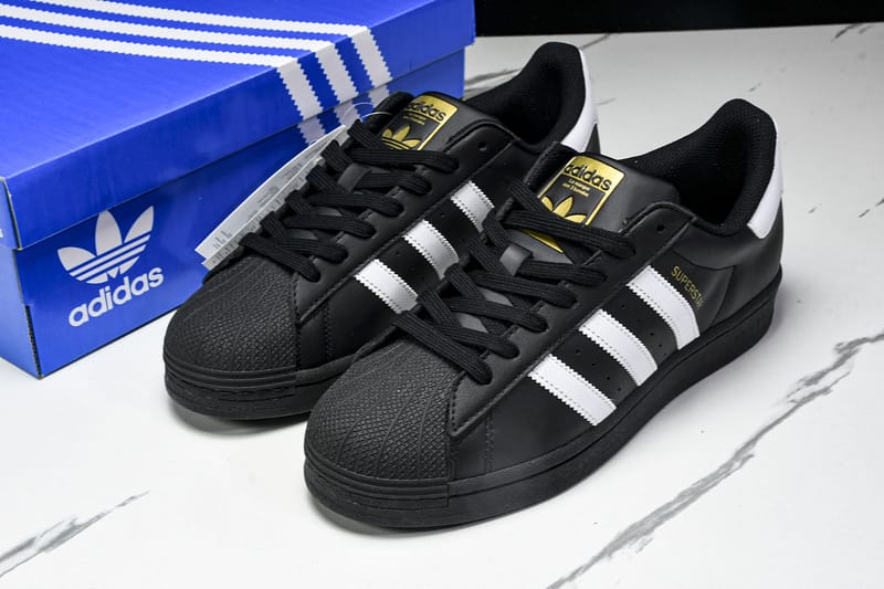 👟 Adidas Superstar
