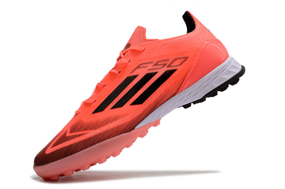 ⚡ Adidas F50 TF – Velocidad letal en césped sintético