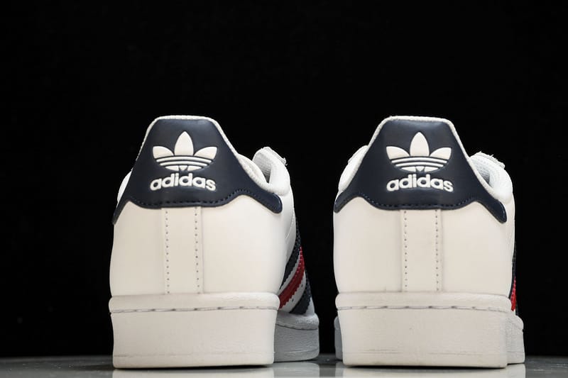 👟 Adidas Superstar