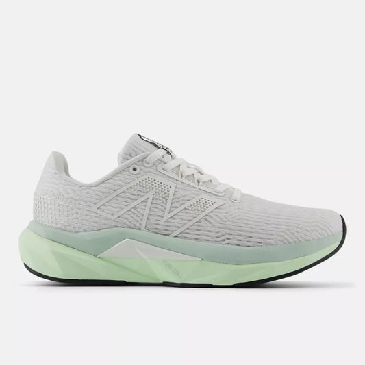 New Balance FuelCell Propel v5