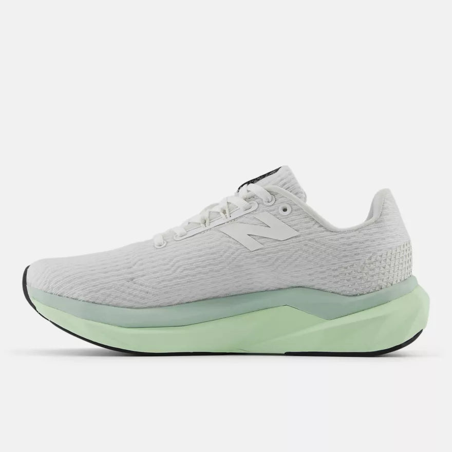 New Balance FuelCell Propel v5