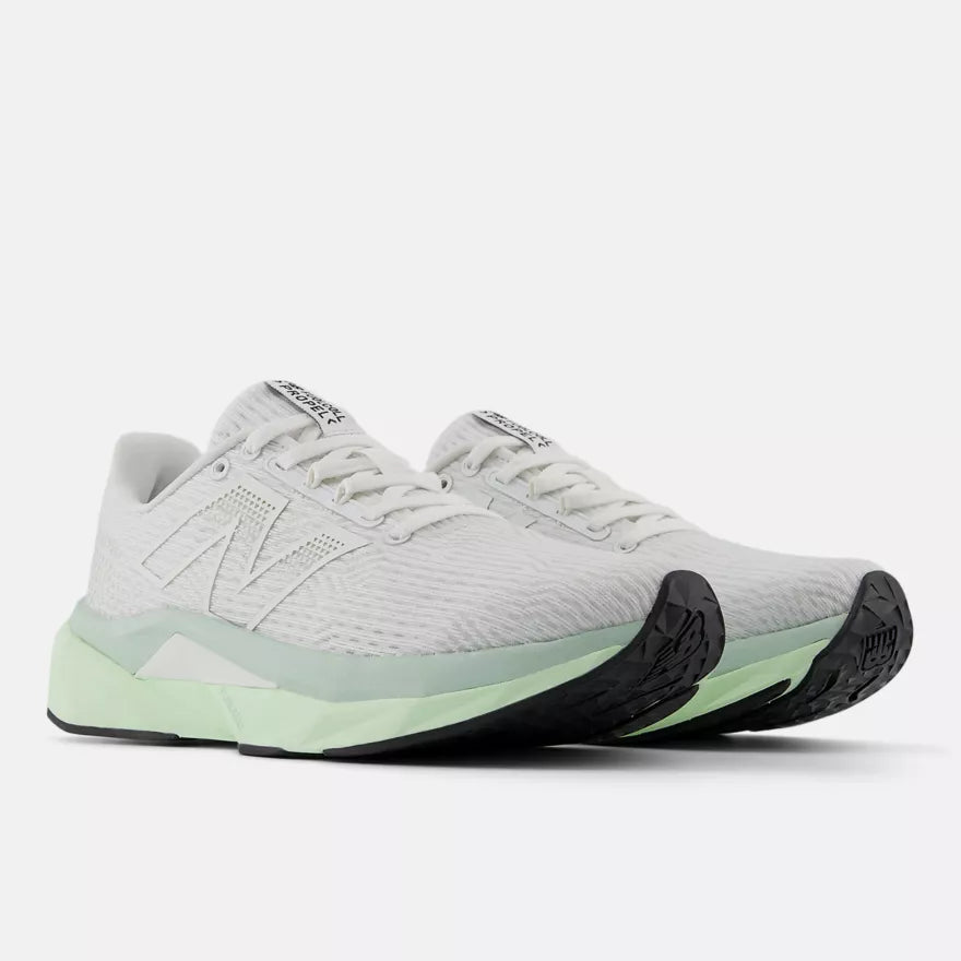New Balance FuelCell Propel v5